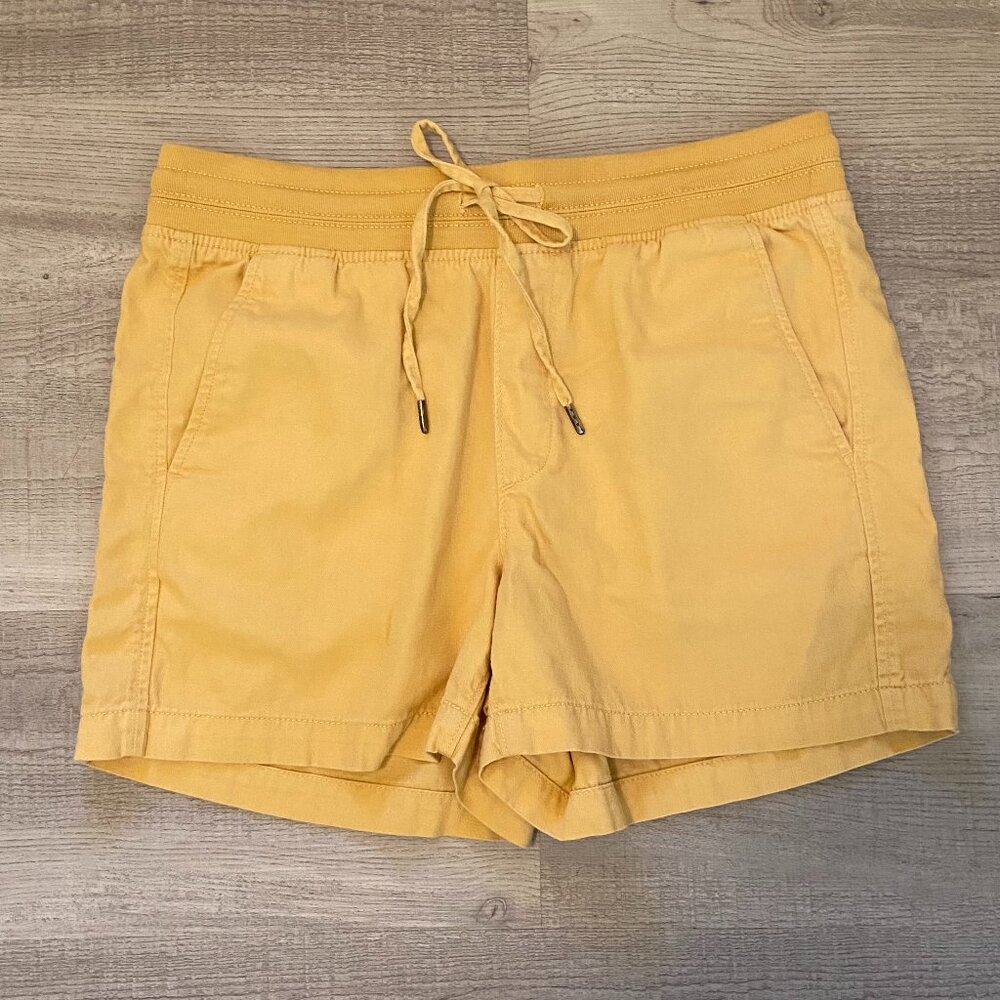 Orvis Cotton Blend Shorts Womens size Med Yellow Drawstring Stretch Waist